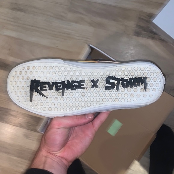 Revenge x Storms Black Flame - Picture 2 of 6